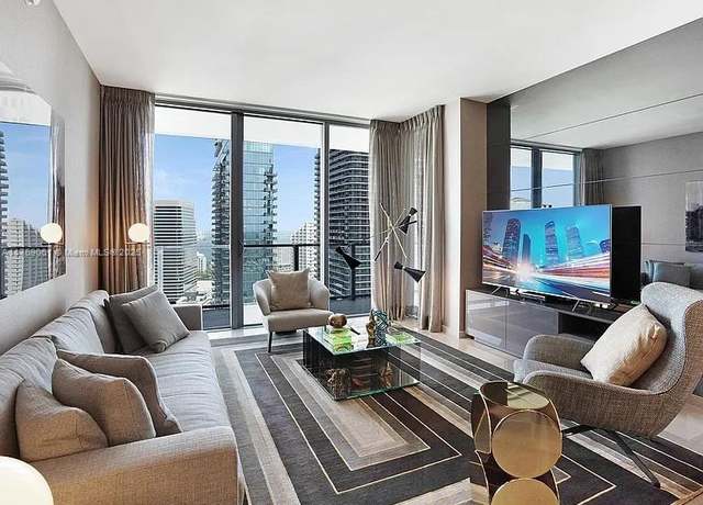 Property at 88 SW 7th St #2905, Miami, FL 33130, 2 beds, 2.5 baths
