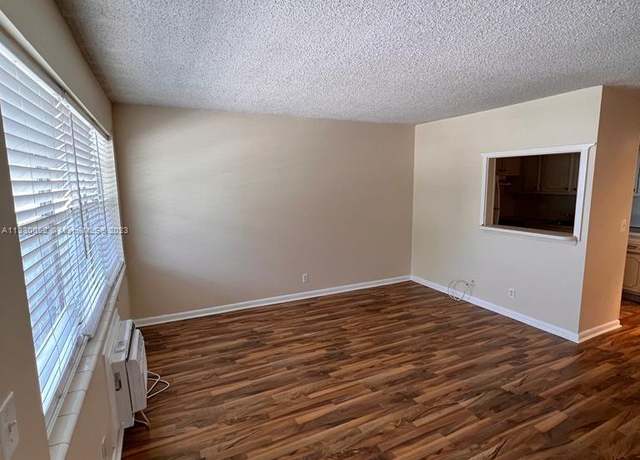 Property at 142 Northampton G Unit G, West Palm Beach, FL 33417, 1 bed, 1 bath