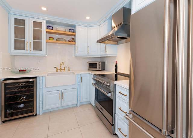 Property at 625 Biltmore Way #203, Coral Gables, FL 33134, 2 beds, 2 baths