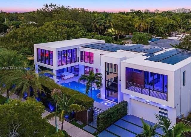 Property at 1600 NE 6 St, Fort Lauderdale, FL 33304, 4 beds, 4.5 baths