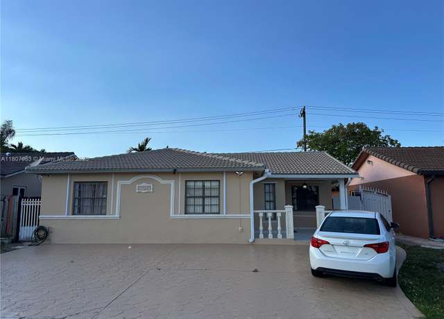 Property at 10075 NW 129th Ter, Hialeah Gardens, FL 33018, 3 beds, 2 baths