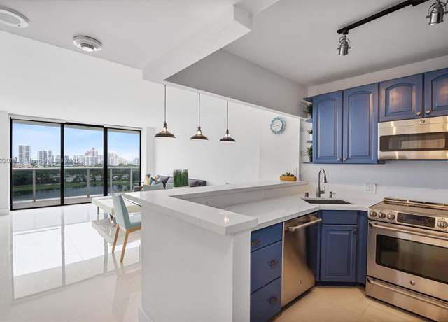 Property at 3675 N Country Club Dr #1705, Aventura, FL 33180, 1 bed, 1.5 baths