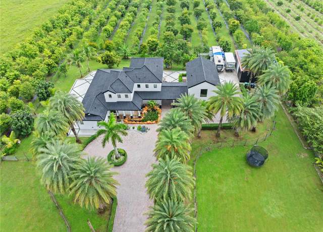Property at 35351 SW 218th Ave, Homestead, FL 33034, 5 beds, 5 baths