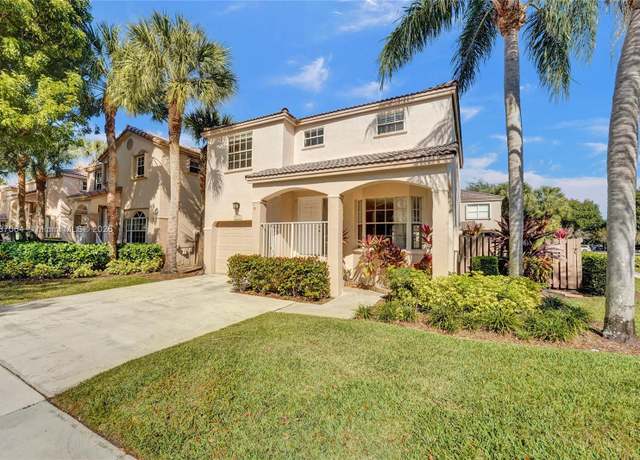 Property at 10801 NW 12th Pl, Plantation, FL 33322, 3 beds, 2.5 baths