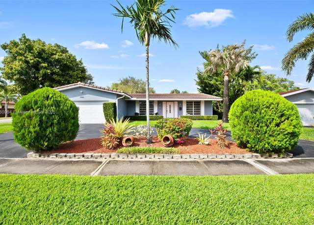 Property at 3641 Thomas St, Hollywood, FL 33021, 3 beds, 2.5 baths
