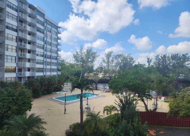 Property at 1300 NE Miami Gardens Dr Unit 313E, Miami, FL 33179, 2 beds, 2 baths