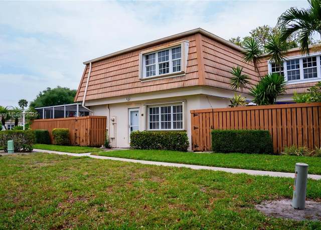 Property at 4270 Hazel Ave Unit B, Palm Beach Gardens, FL 33410, 3 beds, 2.5 baths