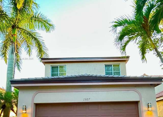 Property at 1587 Winterberry Ln, Weston, FL 33327, 5 beds, 3.5 baths