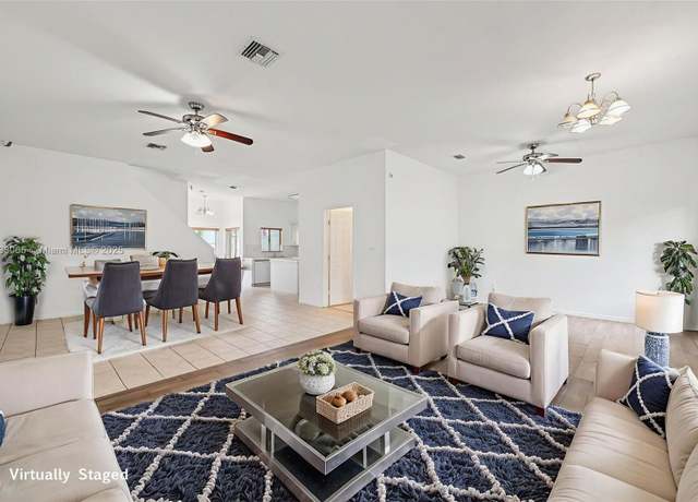 Property at 2456 SE 19th Ct, Homestead, FL 33035, 3 beds, 2.5 baths