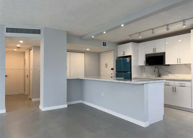 Property at 1300 NE Miami Gardens Dr Unit 521E, Miami Gardens, FL 33179, 2 beds, 2 baths