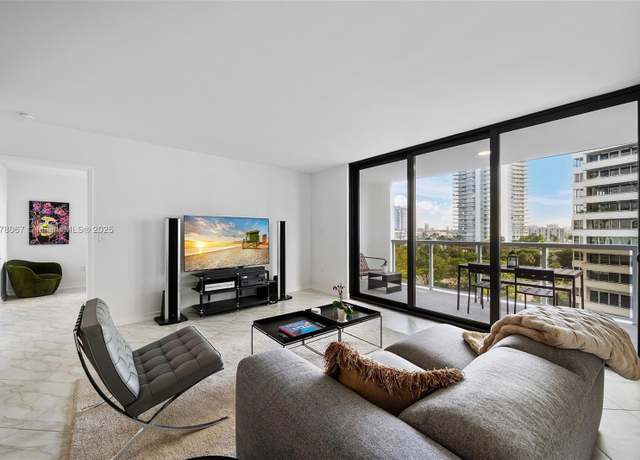 Property at 9 Island Ave #710, Miami Beach, FL 33139, 2 beds, 2 baths