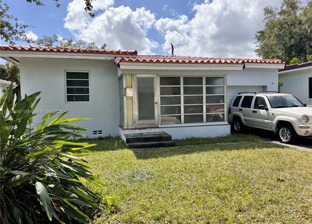 Property at 920 El Rado St, Coral Gables, FL 33134, 2 beds, 1 bath
