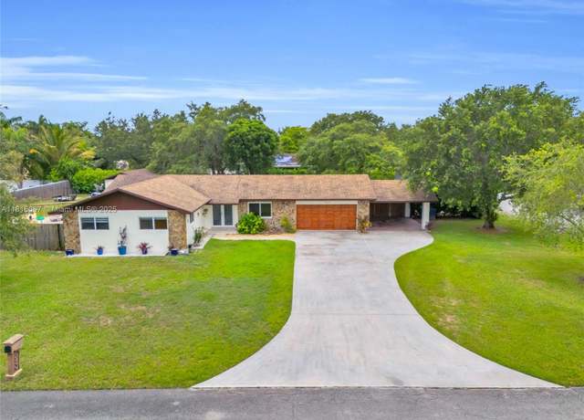 Property at 19520 SW 307th St, Homestead, FL 33030, 3 beds, 2 baths