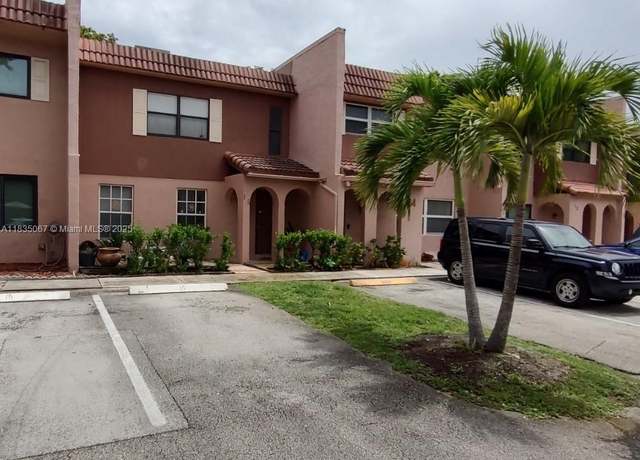 Property at 15 Laredo Pl Unit 2-7, Davie, FL 33324, 3 beds, 2.5 baths