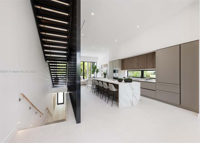 Property at 84 SW 28th Rd #4, Miami, FL 33129, 3 beds, 3.5 baths