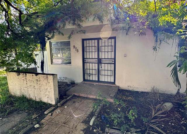 Property at 975 SW 89th Ave, Miami, FL 33174, 2 beds, 2 baths