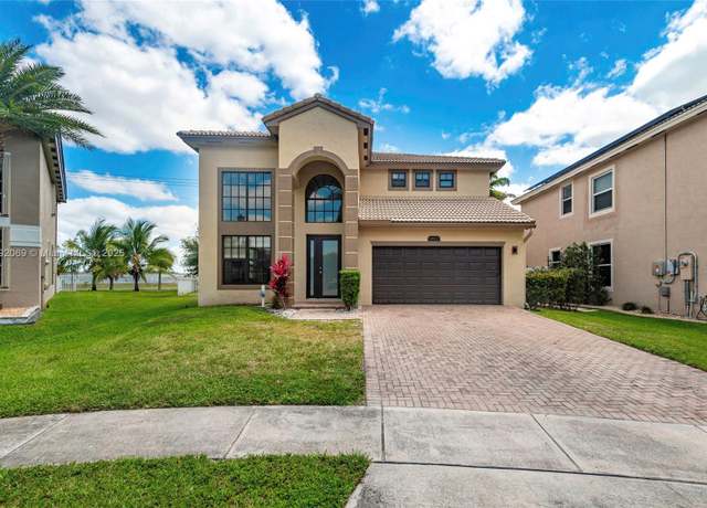 Property at 14804 SW 54th St, Miramar, FL 33027, 4 beds, 3 baths