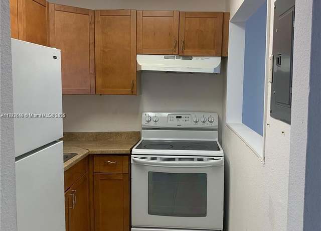 Property at 241 SE 9th Ave #106, Pompano Beach, FL 33060, 1 bed, 1 bath