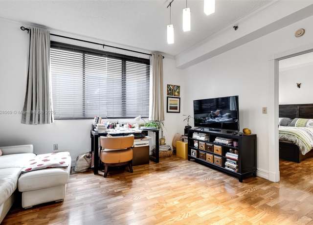 Property at 540 Brickell Key Dr #210, Miami, FL 33131, 1 bed, 1.5 baths