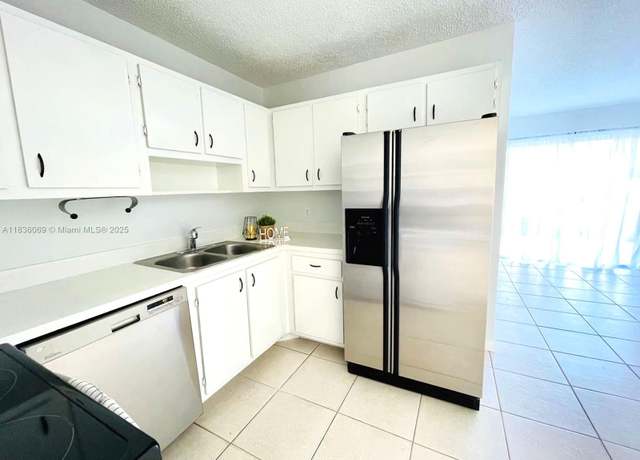 Property at 4503 SE Ontario Dr, Stuart, FL 34997, 3 beds, 1.5 baths