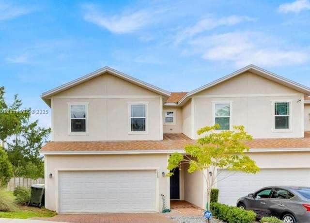 Property at 1020 Lakefront Village Dr, Clermont, FL 34711, 3 beds, 2.5 baths