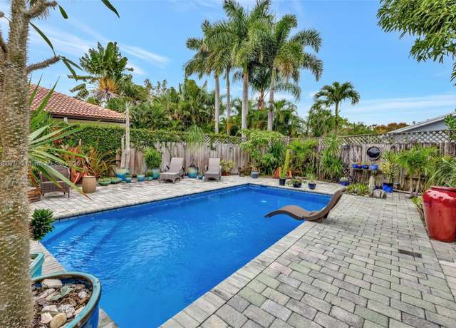 Property at 1401 NE 33rd St, Oakland Park, FL 33334, 3 beds, 2 baths