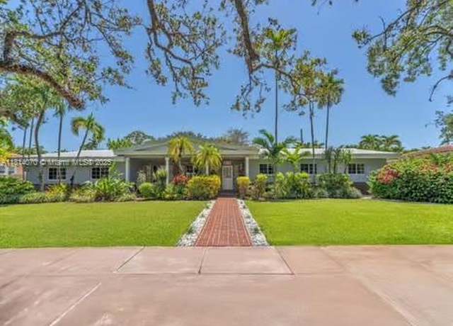 Property at 915 Country Club Prado, Coral Gables, FL 33134, 5 beds, 3 baths