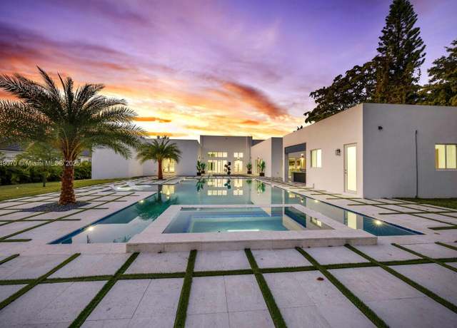 Property at 11220 SW 95th St, Miami, FL 33176, 4 beds, 5 baths