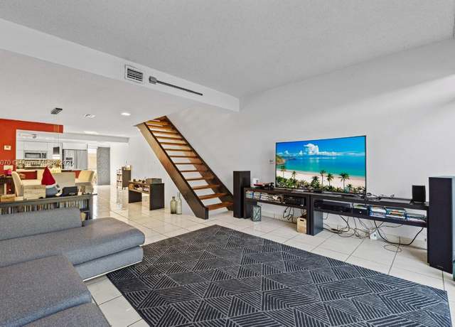 Property at 6821 Brookline Dr #6821, Hialeah, FL 33015, 3 beds, 3 baths