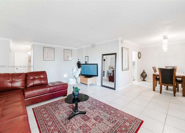Property at 1811 Jefferson St #304, Hollywood, FL 33020, 1 bed, 1.5 baths