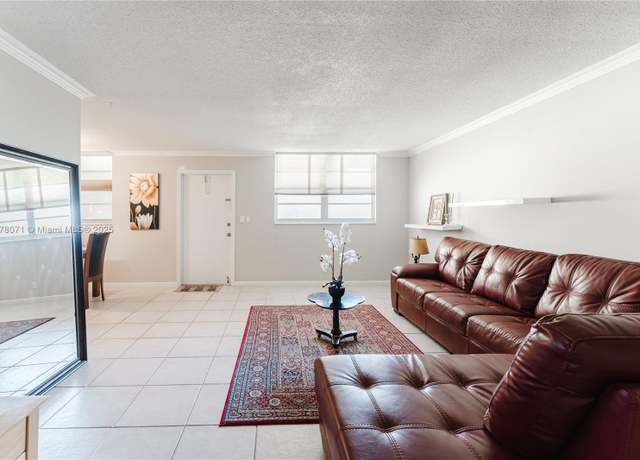 Property at 1811 Jefferson St #304, Hollywood, FL 33020, 1 bed, 1.5 baths