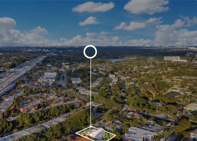Property at 9750 SW 92nd Ter, Miami, FL 33176, 4 beds, 3.5 baths