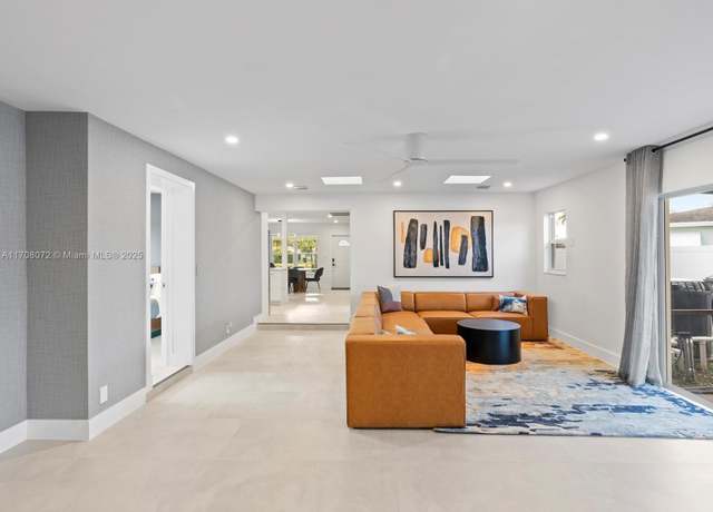Property at 503 S 58th Ct, Hollywood, FL 33023, 4 beds, 4 baths
