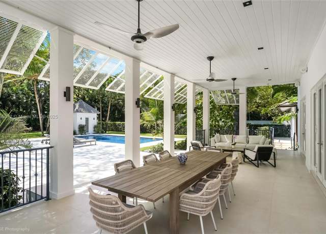 Property at 4550 Sunset Dr, Coral Gables, FL 33143, 8 beds, 8.5 baths