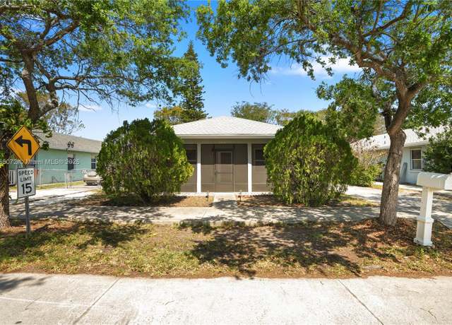 Property at 13141 SW 242nd Ter, Homestead, FL 33032, 4 beds, 2 baths