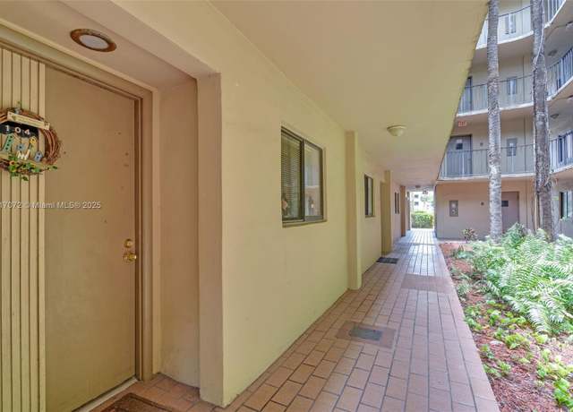 Property at 8635 NW 8th St #104, Miami, FL 33126, 1 bed, 1.5 baths