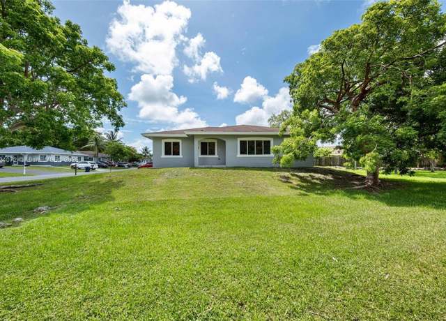 Property at 13576 SW 287th Ter, Homestead, FL 33033, 4 beds, 2 baths