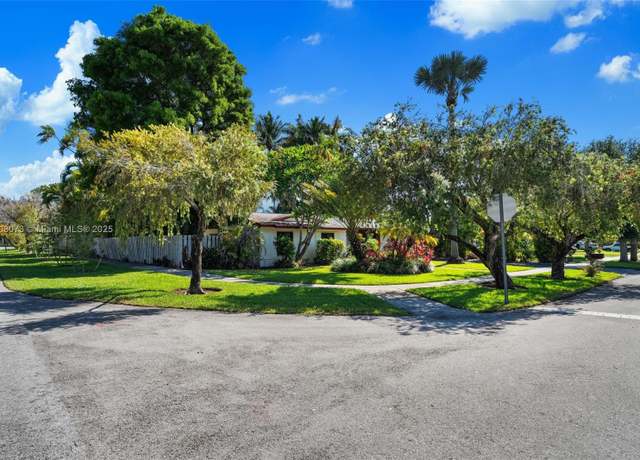 Property at 9155 SW 179th St, Palmetto Bay, FL 33157, 3 beds, 2 baths