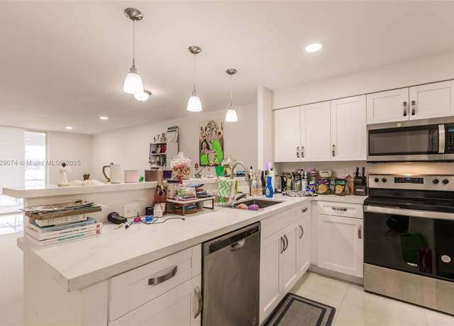 Property at 1140 NE 191st St #16, Miami, FL 33179, 2 beds, 2 baths