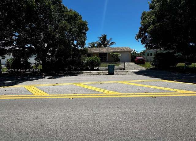 Property at 26011 SW 132nd Ave, Homestead, FL 33032, 3 beds, 2 baths