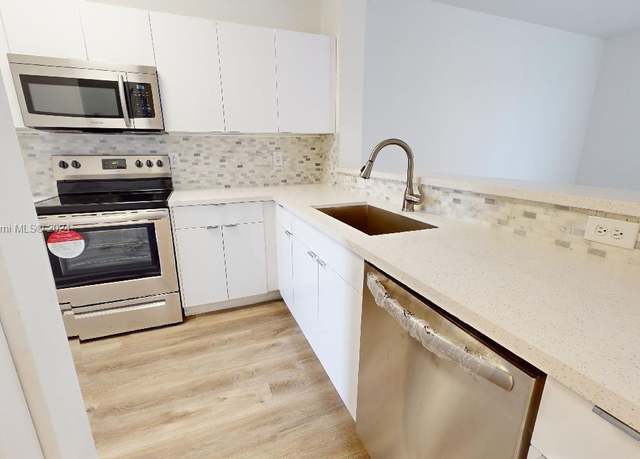 Property at 2933 SE 2nd Dr #7, Homestead, FL 33033, 2 beds, 2.5 baths