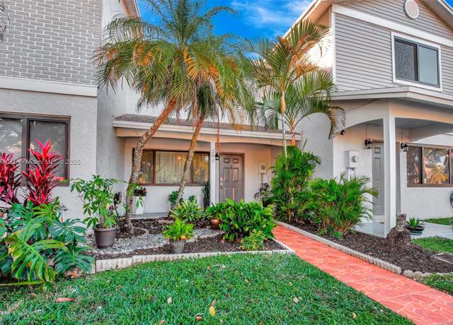 Property at 290 NW 106th Ave, Pembroke Pines, FL 33026, 2 beds, 1.5 baths