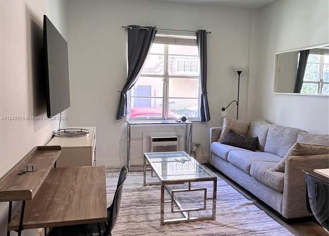 Property at 3030 Collins Ave Unit 1F, Miami Beach, FL 33140, 1 bed, 1 bath