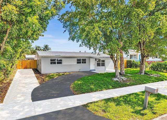 Property at 2770 NW 25th St, Fort Lauderdale, FL 33311, 3 beds, 2 baths
