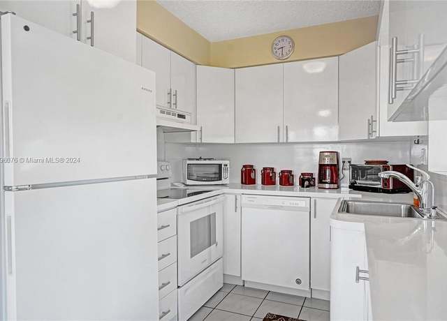 Property at 1015 SW 11th Ave Unit 11K, Hallandale Beach, FL 33009, 2 beds, 1 bath