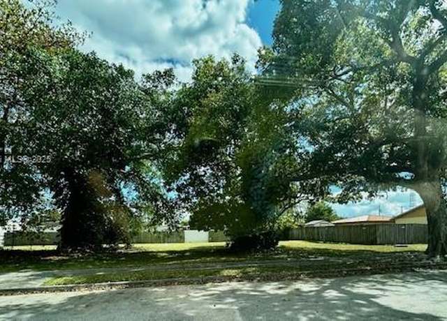 Property at 18095 SW 104 Ave, Miami, FL 33157