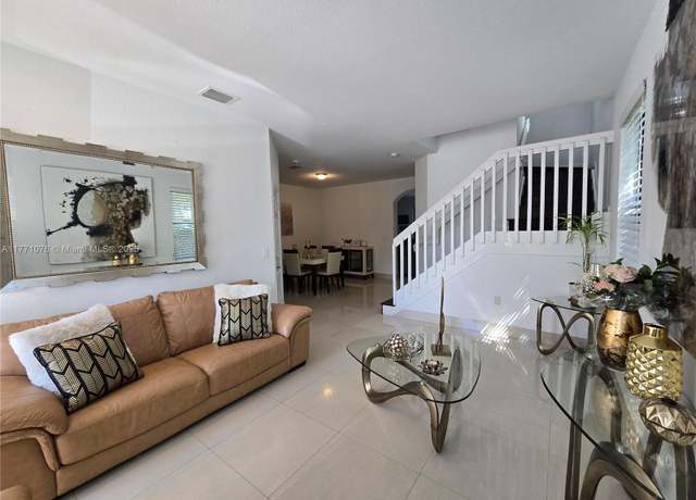 Property at 11245 NW 88th Ter, Doral, FL 33178, 4 beds, 2.5 baths