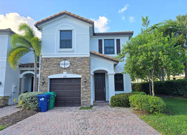 Property at 11245 NW 88th Ter, Doral, FL 33178, 4 beds, 2.5 baths