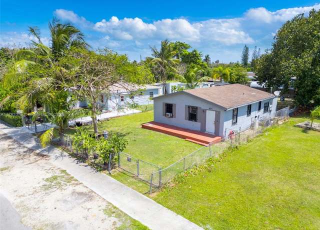 Property at 425 NW 8th Ave, Homestead, FL 33030, 3 beds, 2 baths