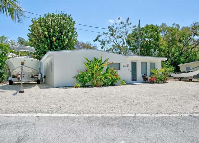 Property at 32 Pirates Dr, Key Largo, FL 33037, 2 beds, 1 bath